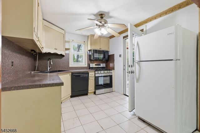 71 Center St, West Milford Twp., NJ 07480