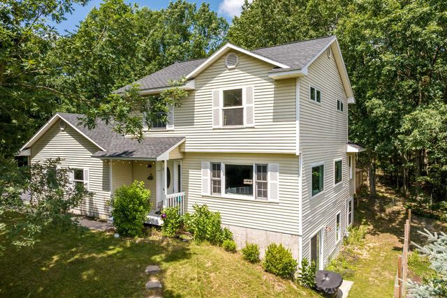 2219 Black Forest Lane, Traverse City, MI 49696