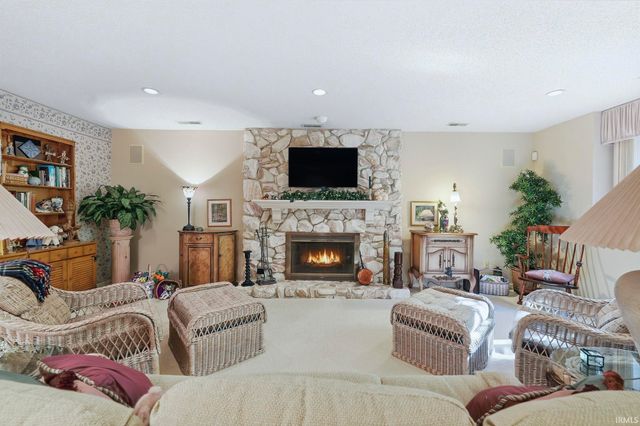 2629 Foxchase Run, Fort Wayne, IN 46825