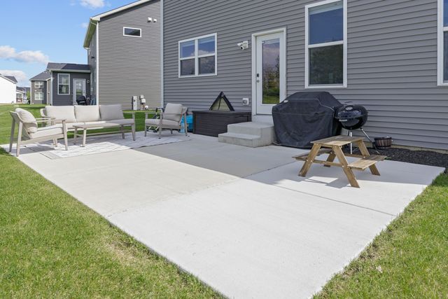 2116 Bent Grass Way, Bolingbrook, IL 60490