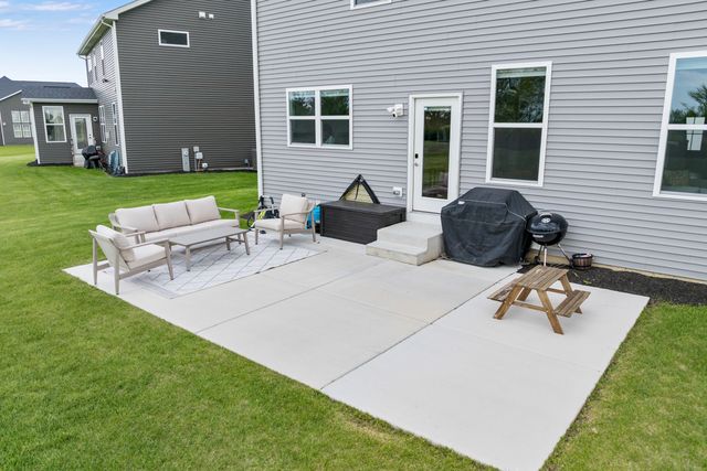 2116 Bent Grass Way, Bolingbrook, IL 60490