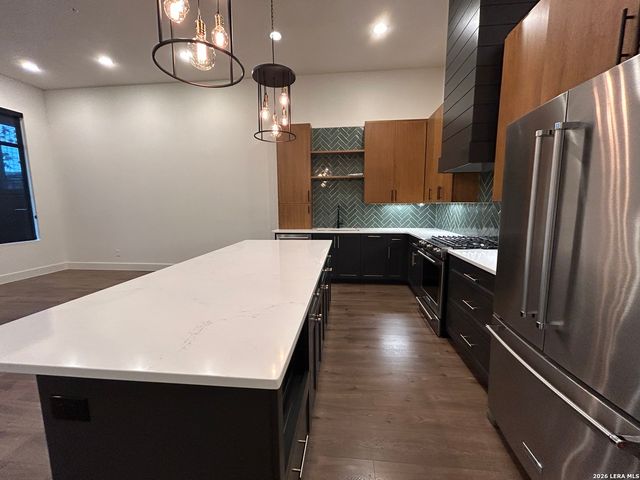 1269 N Academy, New Braunfels, TX 78130