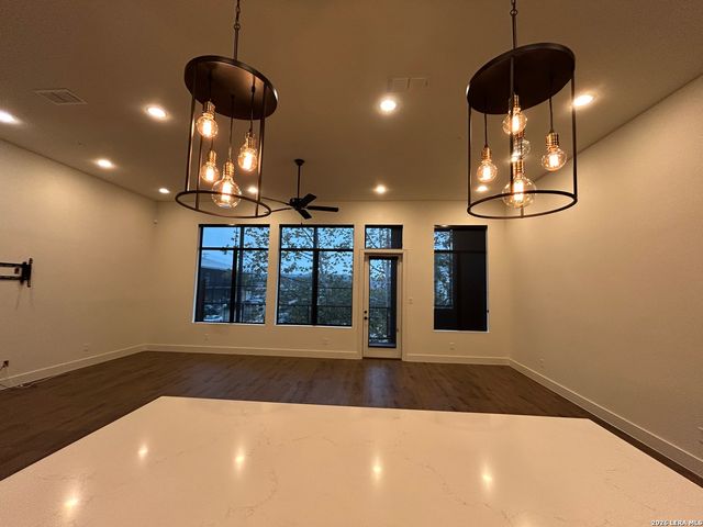 1269 N Academy, New Braunfels, TX 78130