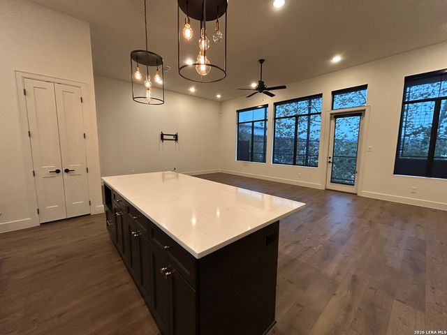 1269 N Academy, New Braunfels, TX 78130