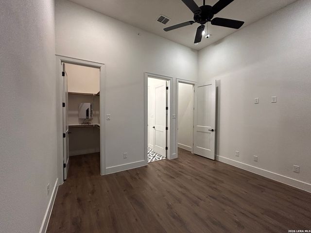 1269 N Academy, New Braunfels, TX 78130