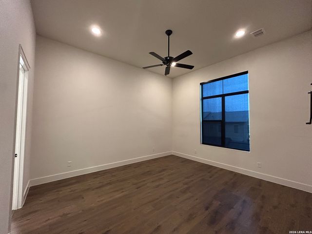 1269 N Academy, New Braunfels, TX 78130