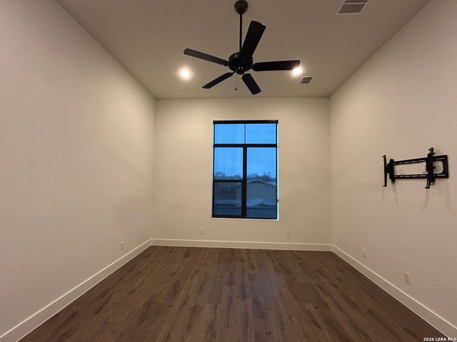 1269 N Academy, New Braunfels, TX 78130