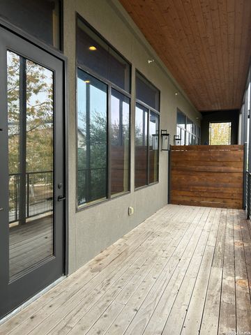 1269 N Academy, New Braunfels, TX 78130