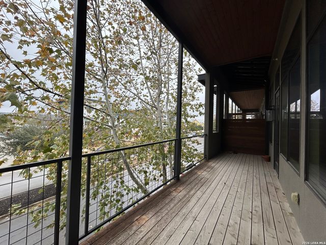 1269 N Academy, New Braunfels, TX 78130