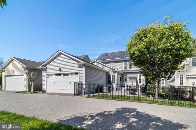 402 ESTERVILLE LN, Upper Marlboro, MD 20774