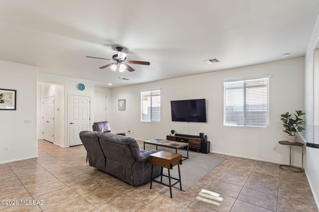 10464 S Cutting Horse Drive, Vail, AZ 85641