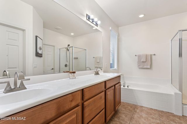 10464 S Cutting Horse Drive, Vail, AZ 85641