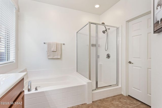 10464 S Cutting Horse Drive, Vail, AZ 85641