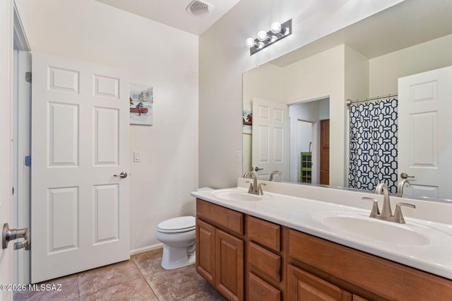 10464 S Cutting Horse Drive, Vail, AZ 85641