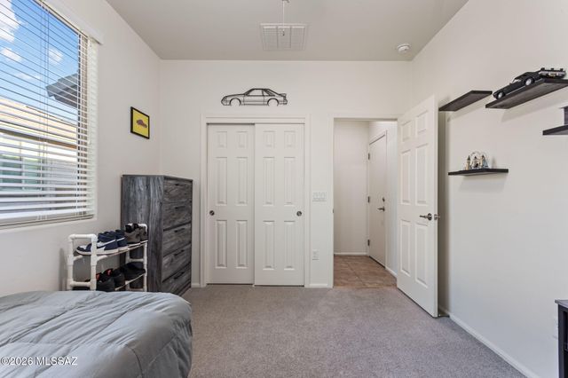 10464 S Cutting Horse Drive, Vail, AZ 85641