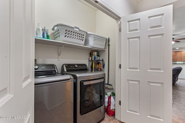 10464 S Cutting Horse Drive, Vail, AZ 85641