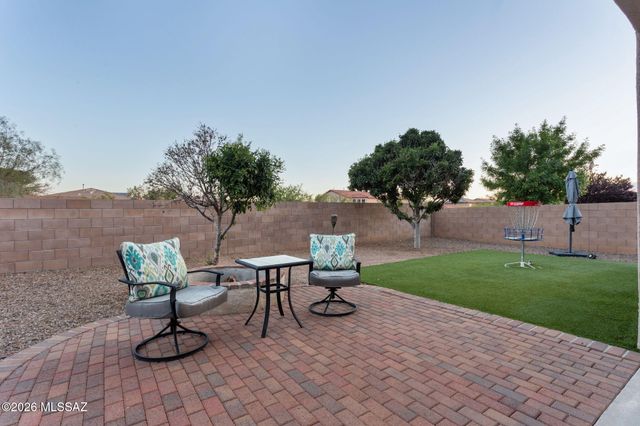 10464 S Cutting Horse Drive, Vail, AZ 85641