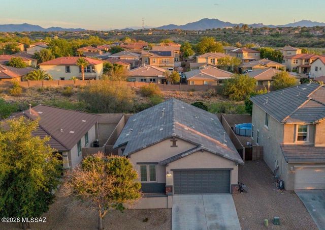 10464 S Cutting Horse Drive, Vail, AZ 85641