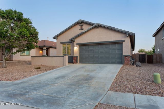 10464 S Cutting Horse Drive, Vail, AZ 85641