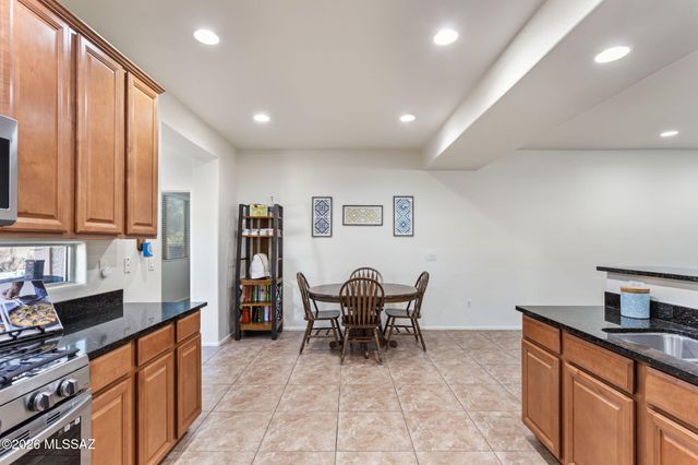 10464 S Cutting Horse Drive, Vail, AZ 85641
