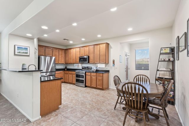 10464 S Cutting Horse Drive, Vail, AZ 85641