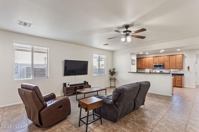10464 S Cutting Horse Drive, Vail, AZ 85641