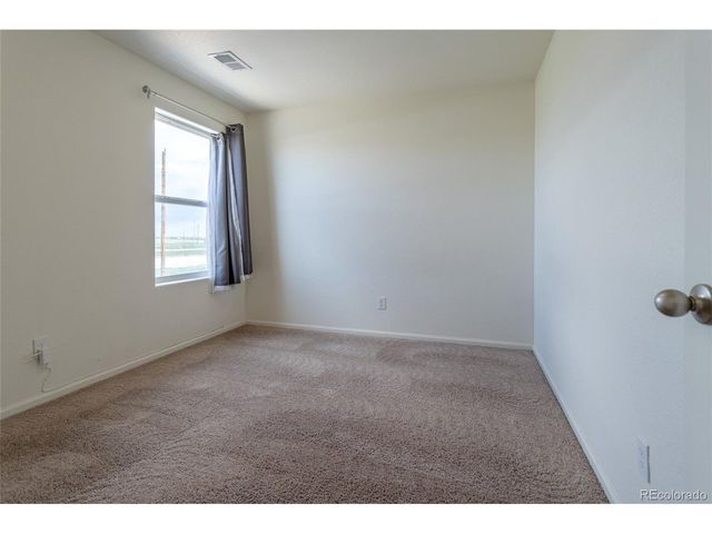 325 Thomas Ave, Keenesburg, CO 80643