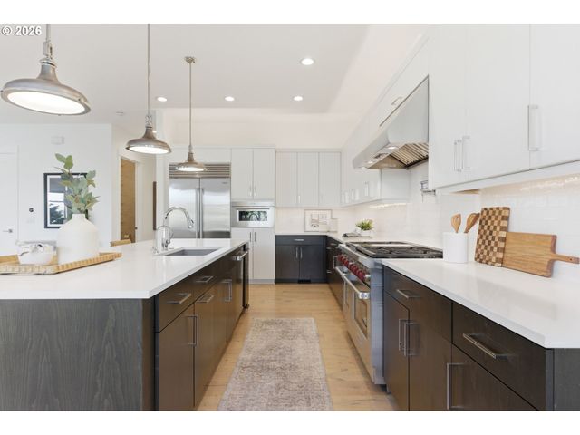 13236 AMBER Pl, Lake Oswego, OR 97034