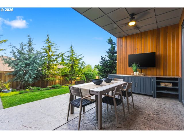 13236 AMBER Pl, Lake Oswego, OR 97034
