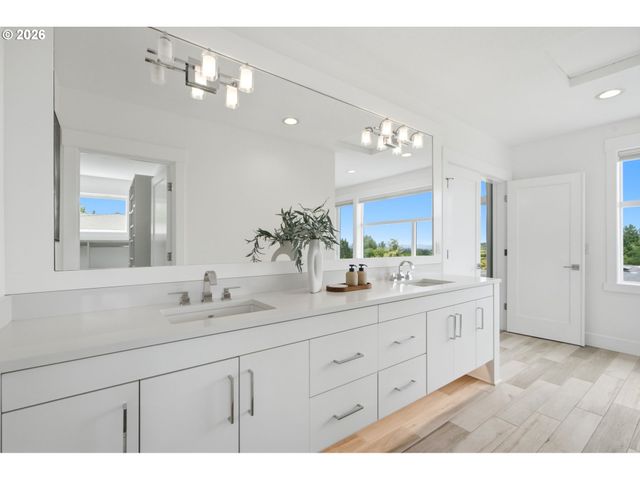 13236 AMBER Pl, Lake Oswego, OR 97034