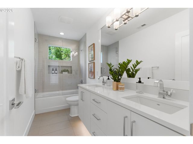 13236 AMBER Pl, Lake Oswego, OR 97034
