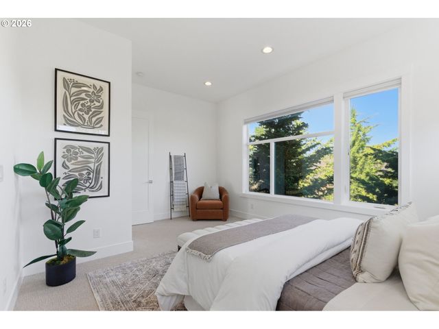 13236 AMBER Pl, Lake Oswego, OR 97034
