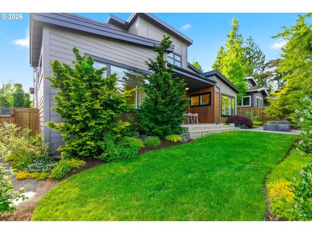 13236 AMBER Pl, Lake Oswego, OR 97034