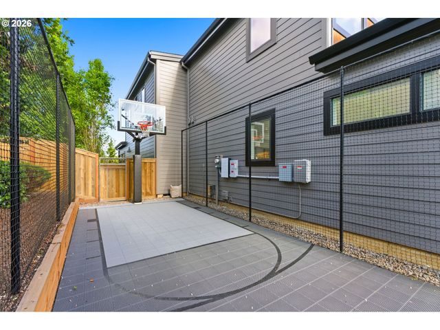 13236 AMBER Pl, Lake Oswego, OR 97034