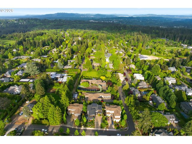 13236 AMBER Pl, Lake Oswego, OR 97034