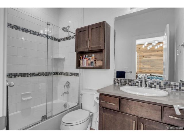 1054 Carbonate Ct, Erie, CO 80516
