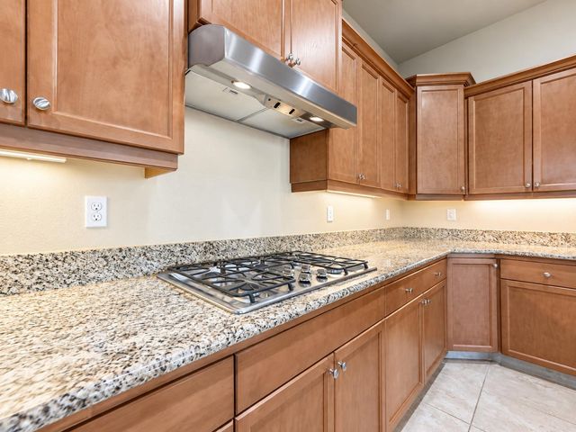 197 N Oxford Avenue, Clovis, CA 93612