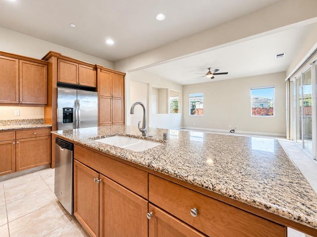 197 N Oxford Avenue, Clovis, CA 93612