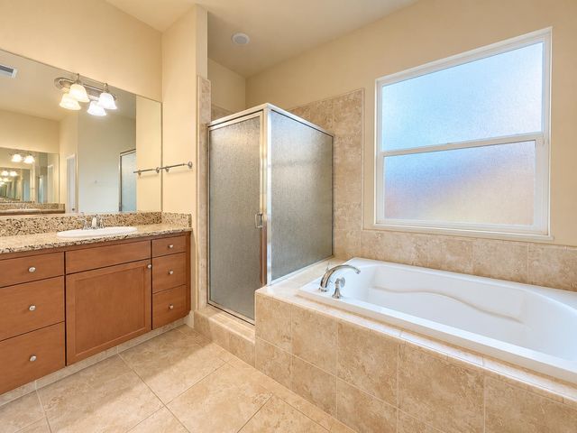 197 N Oxford Avenue, Clovis, CA 93612