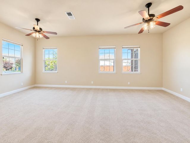 197 N Oxford Avenue, Clovis, CA 93612