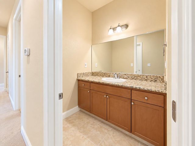197 N Oxford Avenue, Clovis, CA 93612