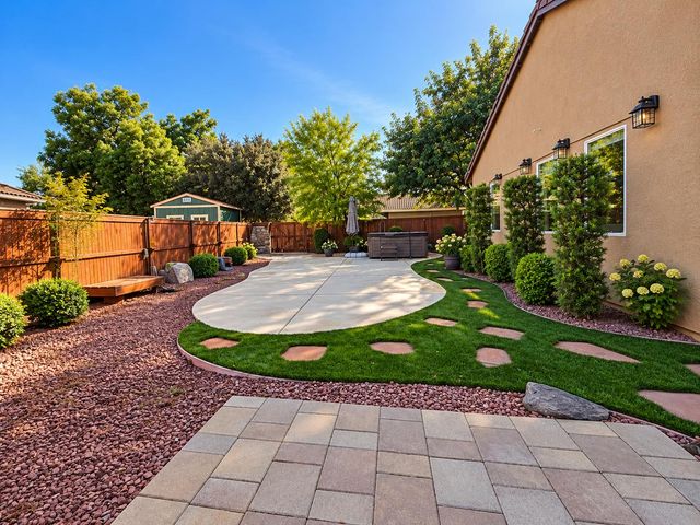 197 N Oxford Avenue, Clovis, CA 93612