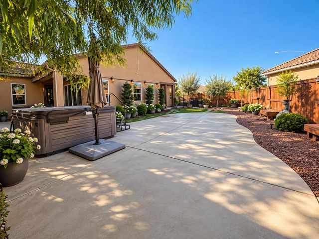 197 N Oxford Avenue, Clovis, CA 93612