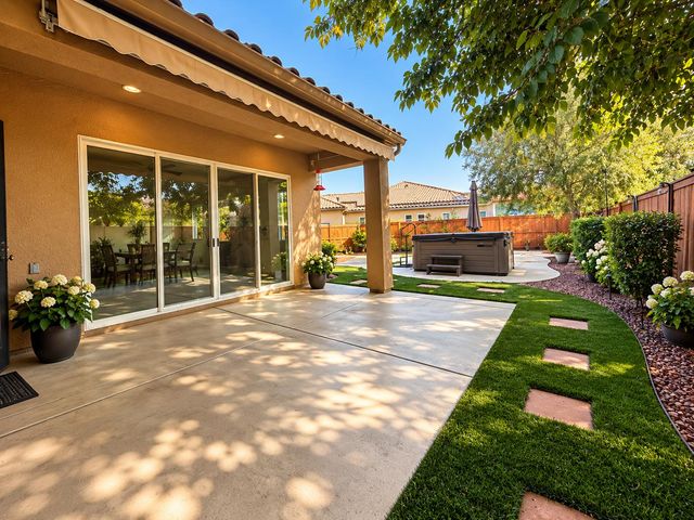 197 N Oxford Avenue, Clovis, CA 93612