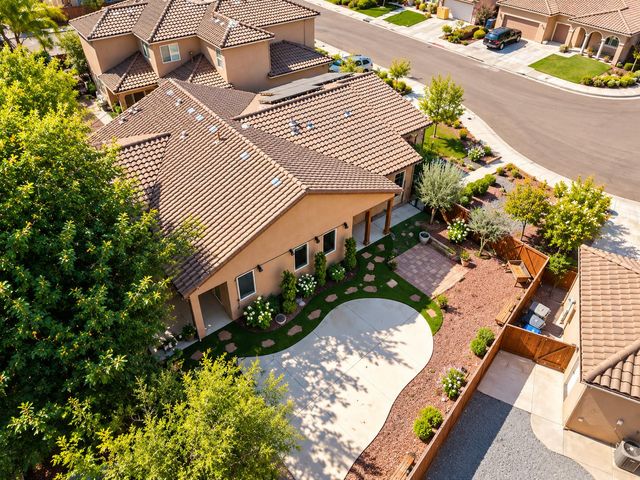 197 N Oxford Avenue, Clovis, CA 93612