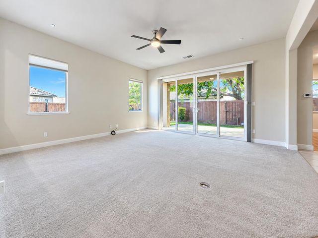 197 N Oxford Avenue, Clovis, CA 93612