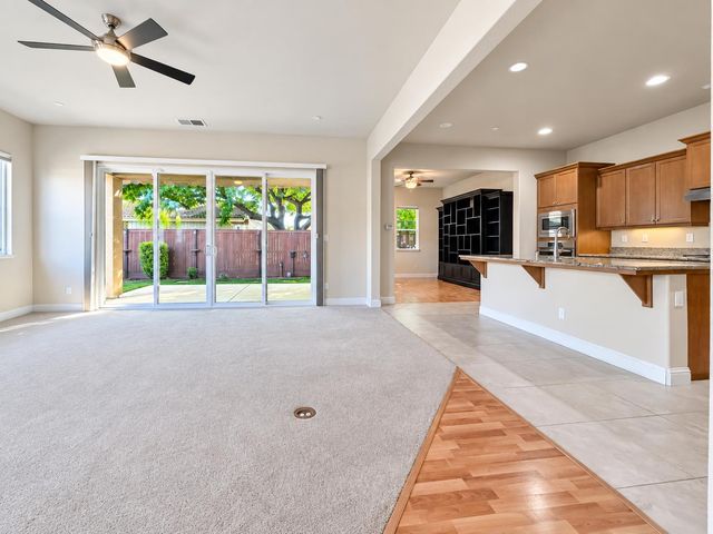 197 N Oxford Avenue, Clovis, CA 93612