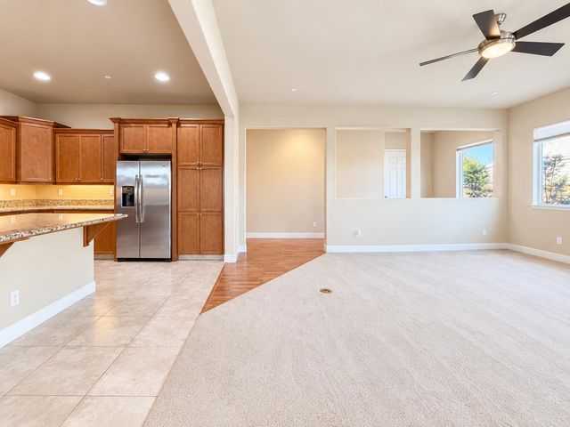 197 N Oxford Avenue, Clovis, CA 93612