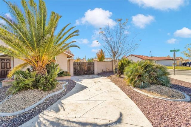 14405 Cedar, Hesperia, CA 92344