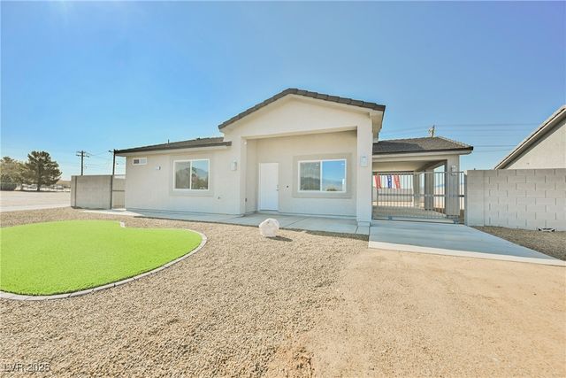 871 East Valiant Avenue, Pahrump, NV 89060